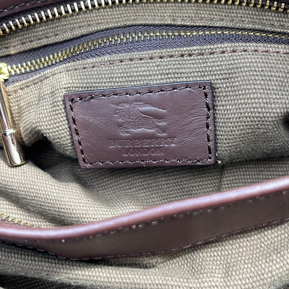 Pre-owned available
Exterior Color
Brown
Pattern
Checkered - Picture 4 of 10